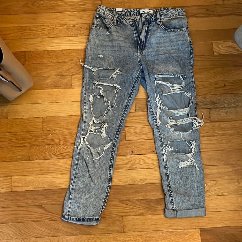 Almost Famous- mom jeans